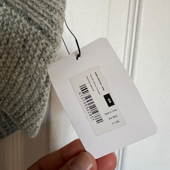 Smartwool Gray Poncho - SAMPLE NWT - Picture 6 of 6